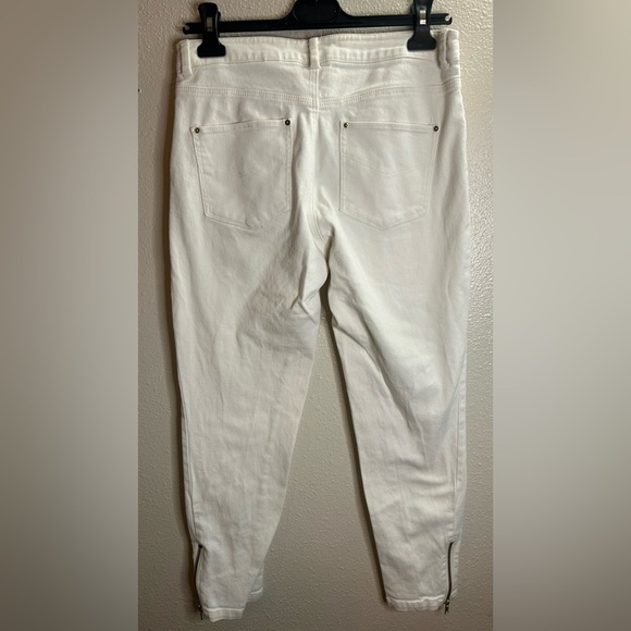 H&M Women's White Jeans with Zipper Accents Size 8 - Picture 3 of 6